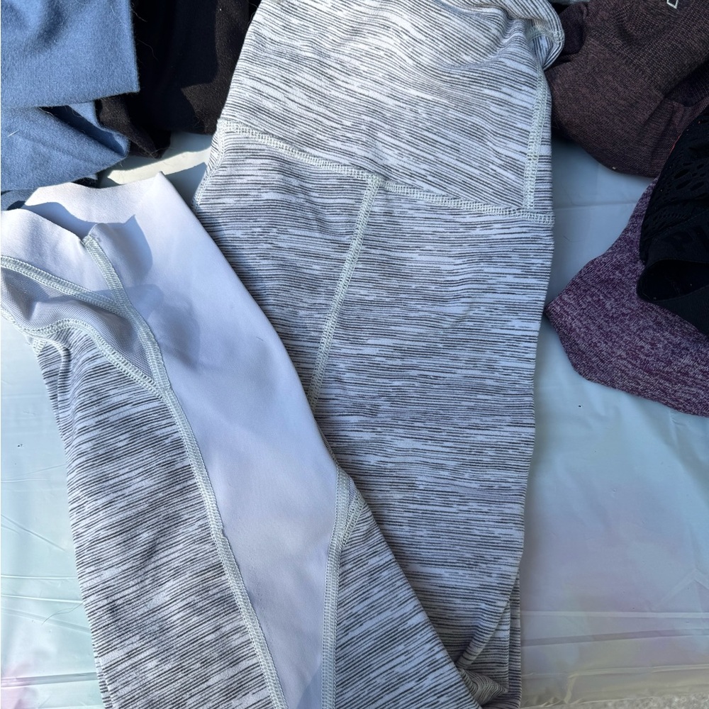 lululemon Leggings Grey Wunder Under high rise cropped 24’ scallop hem yoga
